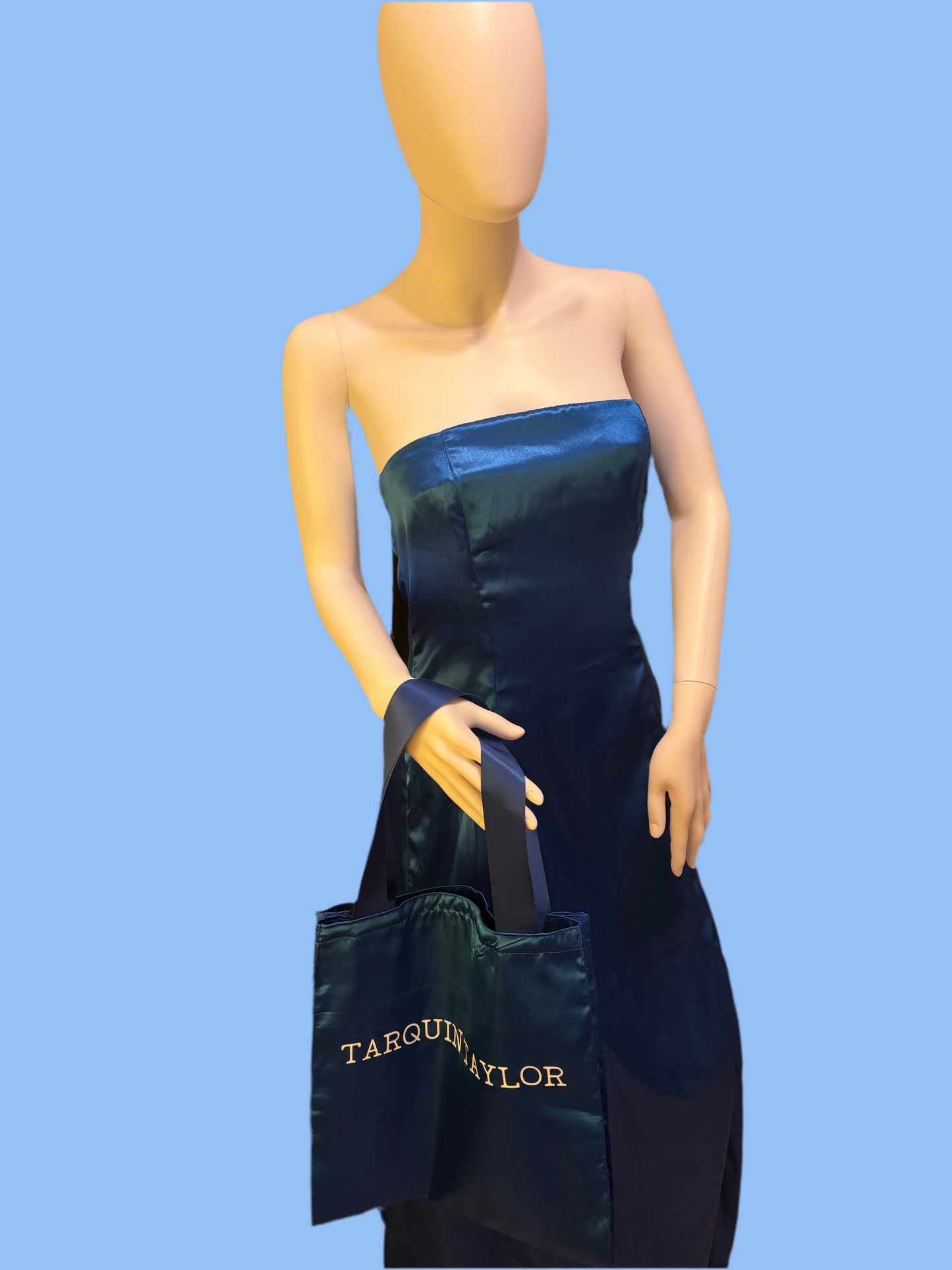 Women’s La Dolce Vita Collection dress and tote bag