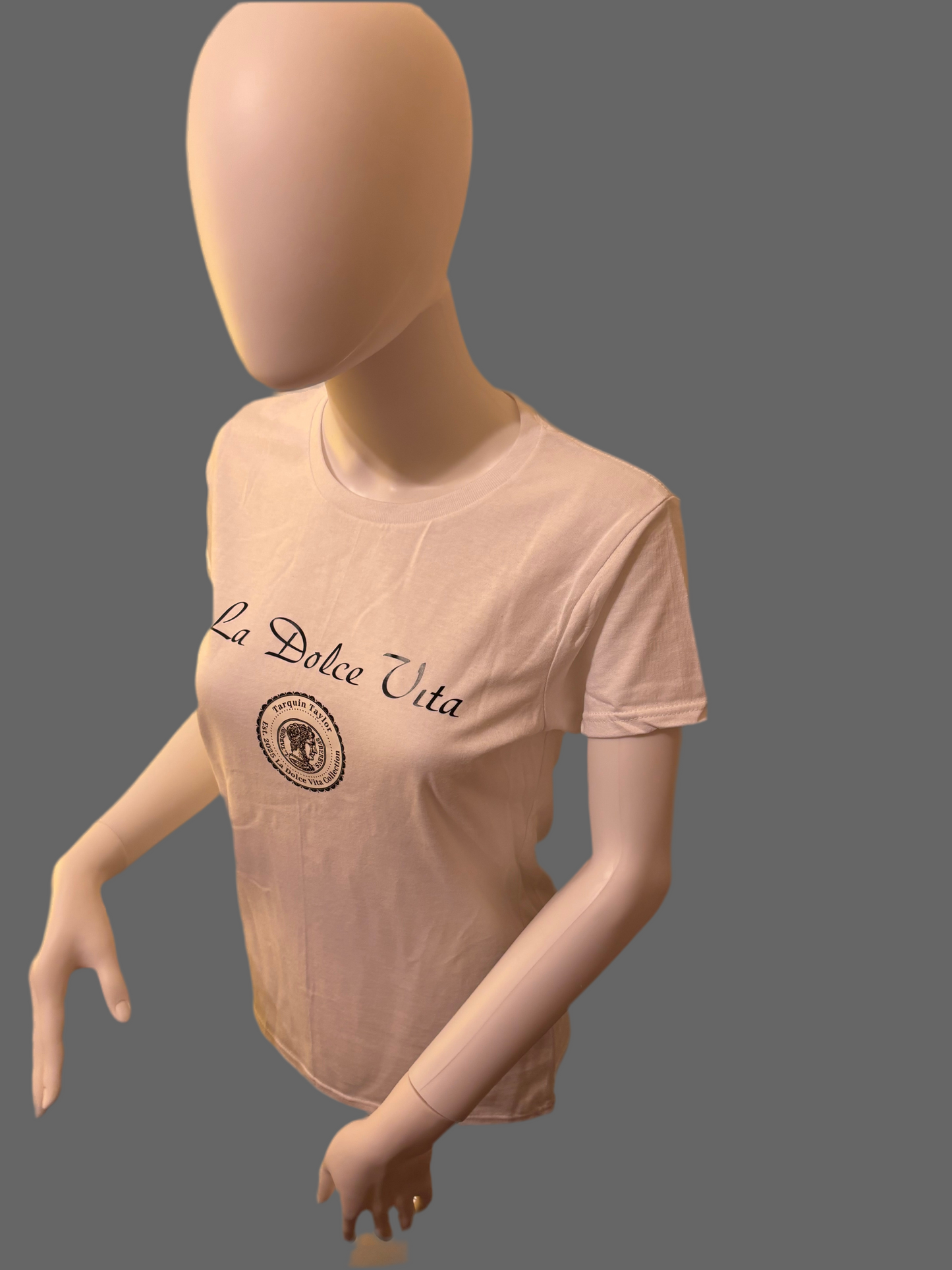 Women’s Cursive La dolce vita coin tee white