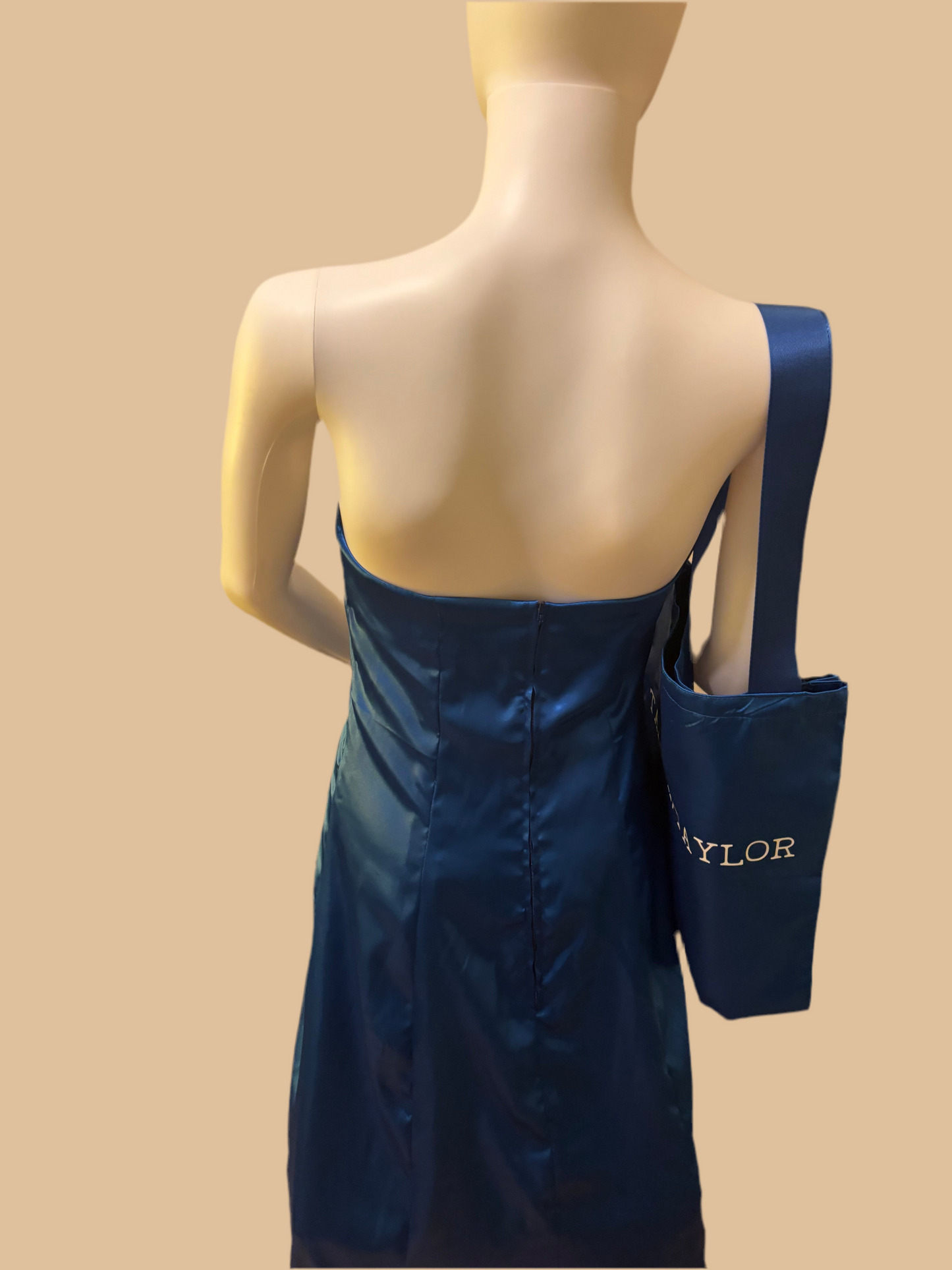 Women’s La Dolce Vita Collection dress and tote bag